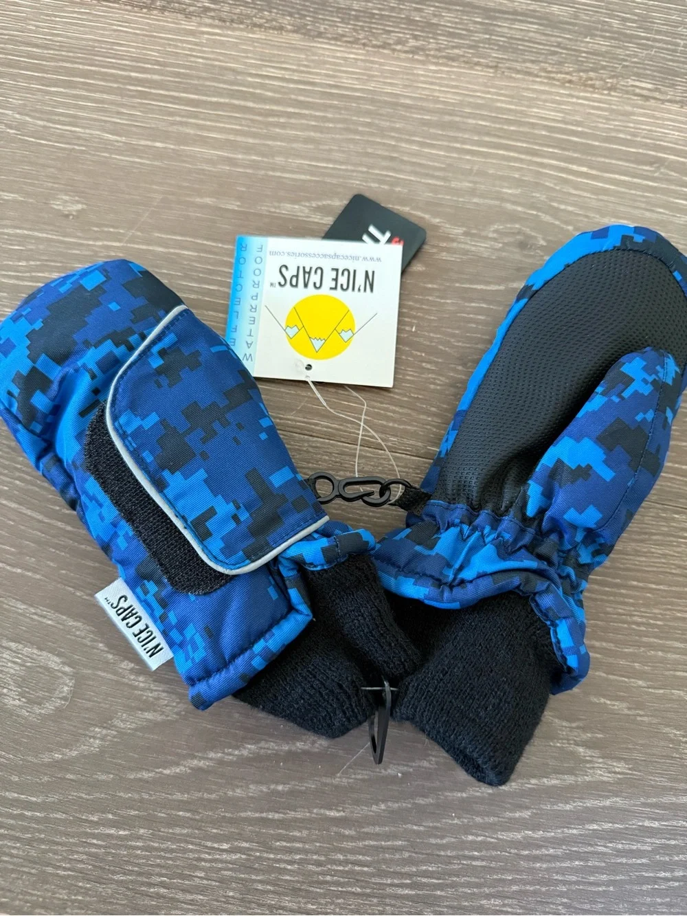 NWT! Kids Blue Camo Waterproof Mittens